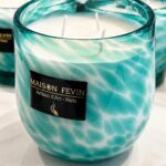 Bougie Maison Fevin Lagon en verre soufflé bullé de Biot, forme ronde turquoise, trois mèches
